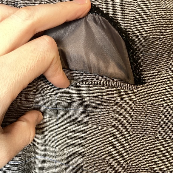 Tahari Arthur S Levine ASL Womens Sz 4 Grey Black Two Button Style Blazer Fitted - Picture 5 of 15